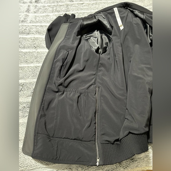 Lululemon Man Black Grey Reversible Microfiber Knit Athletic Bomber Jacket Sz 6 - Picture 7 of 9